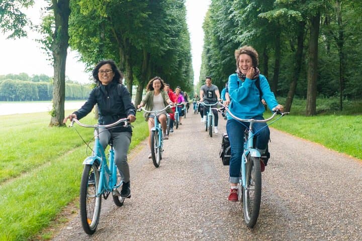 Versailles Palace Bike Tour with Market & Marie-Antoinette hamlet — photo 1
