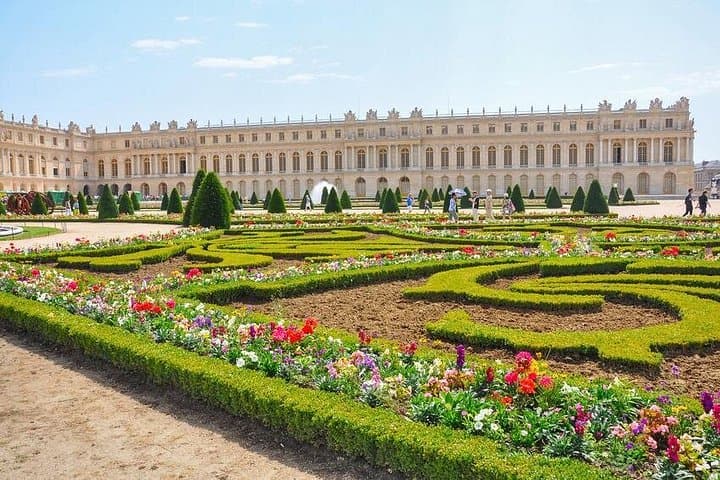 Versailles Palace Bike Tour with Market & Marie-Antoinette hamlet — photo 14