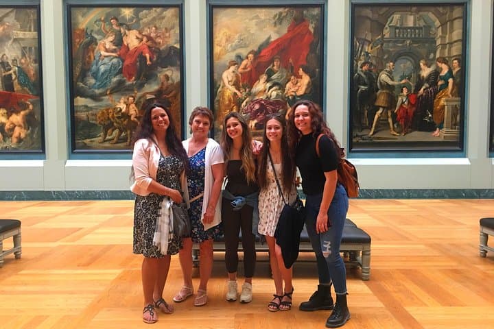 Paris Kids and Families Private Louvre Tour — photo 4