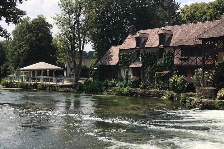 Giverny's House & Gardens plus Versailles Palace Day Trip with Lunch from Paris — photo 5