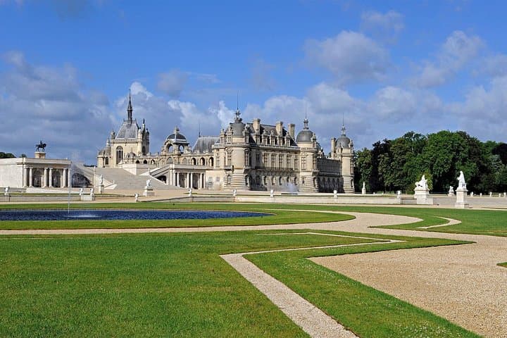 Chantilly Castle - Transportation Private Trip — photo 3