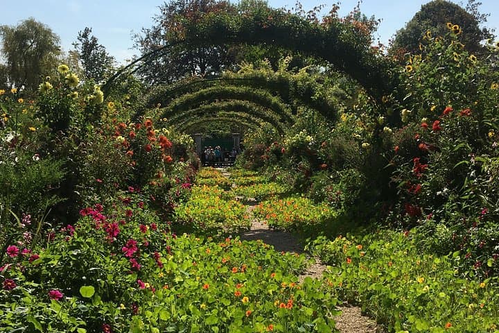 Giverny and Marmottan Monet Museum Private Day Trip from Paris — photo 2