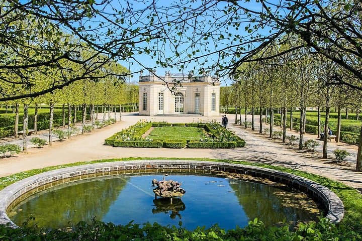 Versailles Private Day Excursion with Palace, Gardens & Trianon — photo 10