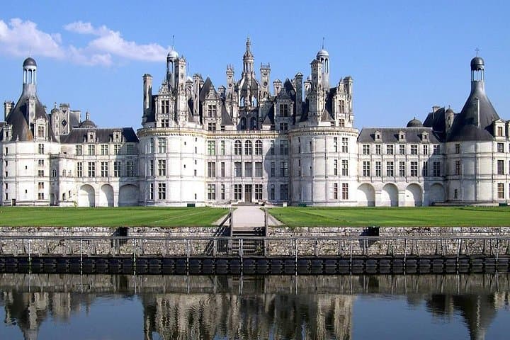Loire Valley Castles Tour with Chambord and Chenonceau from Paris — photo 1