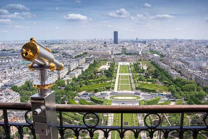 Seine Dinner Cruise, Eiffel Tower Access and Moulin Rouge Show — photo 4