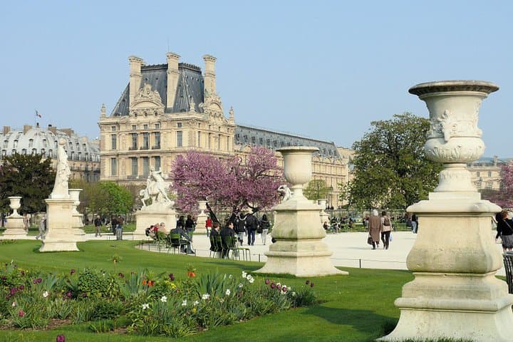 Paris Top Attractions & Hidden Gems around your Hotel Private Orientation Tour — photo 6