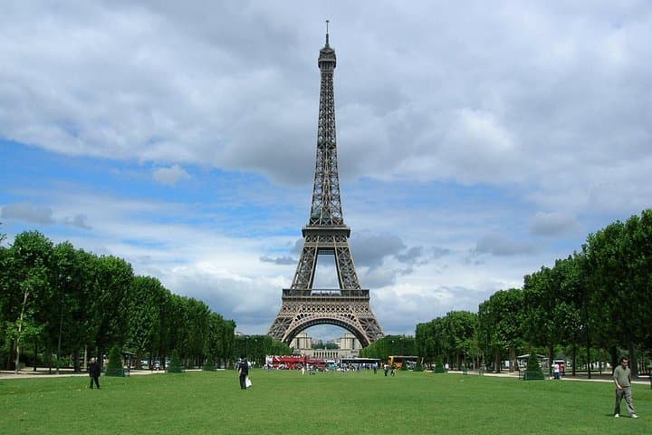 Paris Top Attractions & Hidden Gems around your Hotel Private Orientation Tour — photo 7