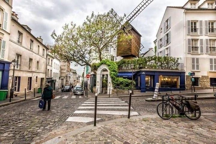 Montmartre Guided Tour with Sacré Cœur Church & City Views — photo 3