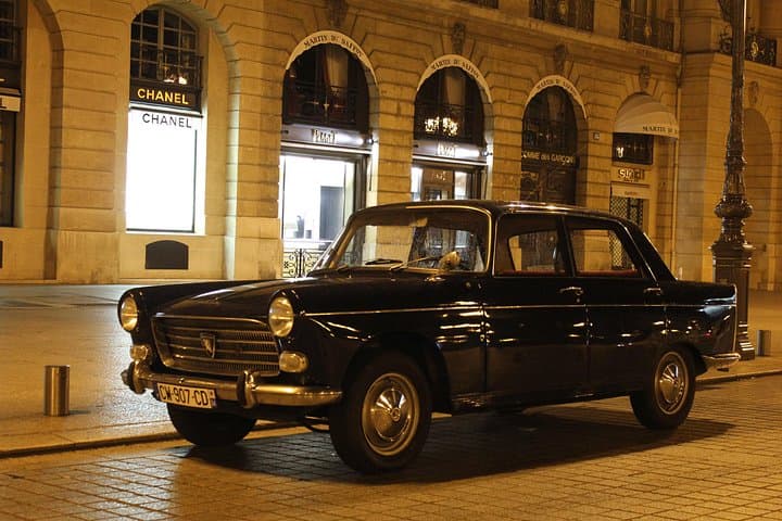 Visit Paris in a vintage car — photo 4