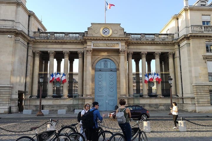 Paris Evening City of Lights Small Group Bike Tour & Boat Cruise — photo 17