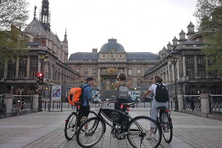 Paris Evening City of Lights Small Group Bike Tour & Boat Cruise — photo 13