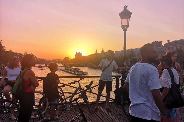 Paris Evening City of Lights Small Group Bike Tour & Boat Cruise — photo 16