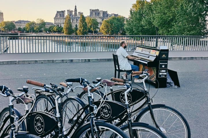 Paris Evening City of Lights Small Group Bike Tour & Boat Cruise — photo 15