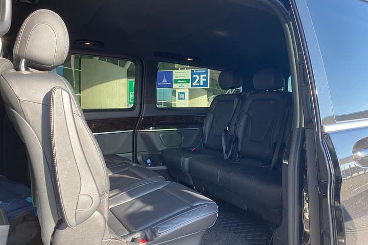 Paris Airport Transfers - Private Van — photo 3