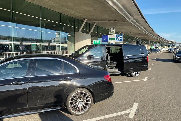 Paris Airport Transfers - Private Van — photo 4