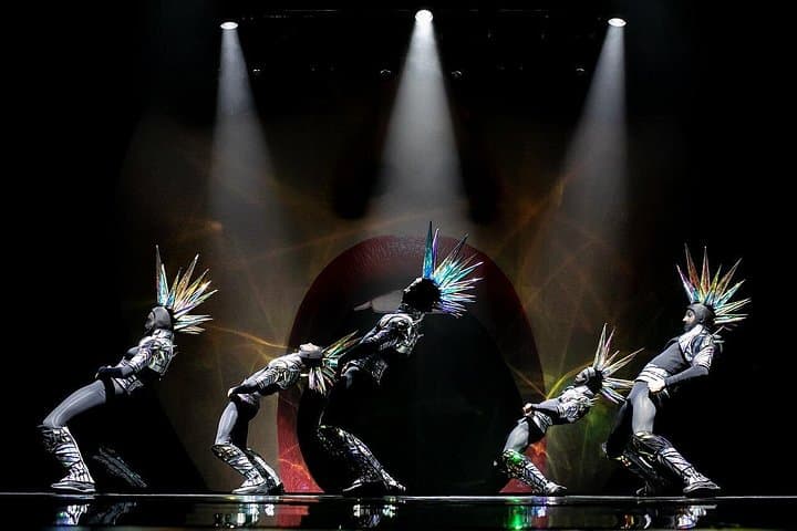 Paris Paradis Latin Cabaret Show with Champagne — photo 10