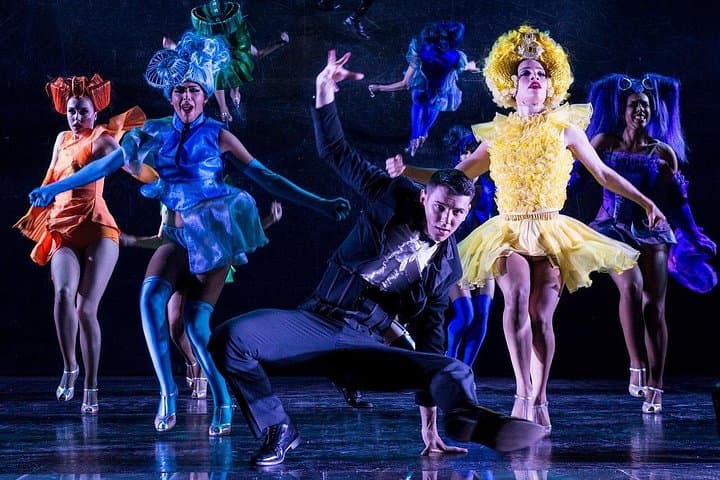 Paris Paradis Latin Cabaret Show with Champagne — photo 13