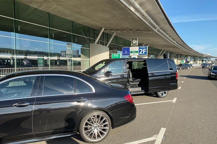 Paris Airport Transfers - Private Car — photo 4