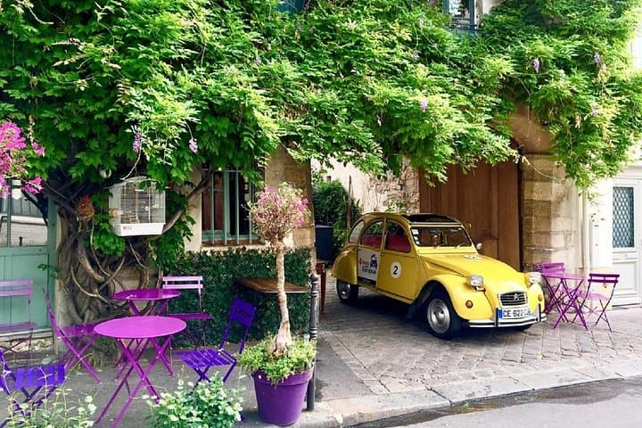 Private tour Paris Little-known places 2 hours in Citroën 2CV — photo 3