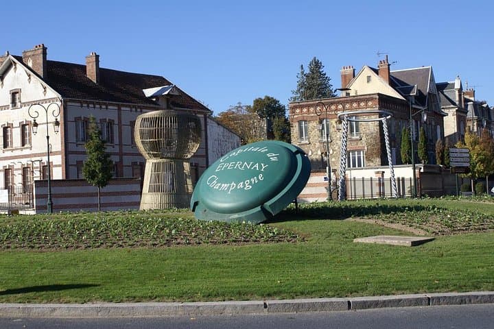 Private 10-hour round transfer to Champagne Epernay from Paris. Best offer! — photo 1