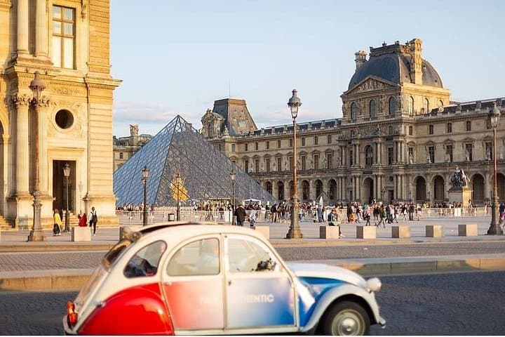 Paris - Vintage 2CV car guided tour + Cruise on the Seine — photo 8