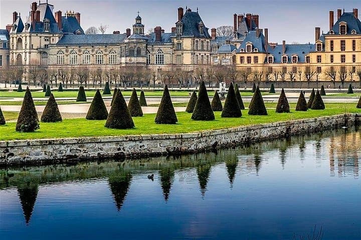 Round transfer to Fontainebleau and Vaux le Vicomte from Paris — photo 2