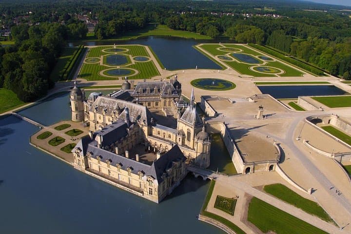 Private Chantilly & Horse Museum with Minivan — photo 1