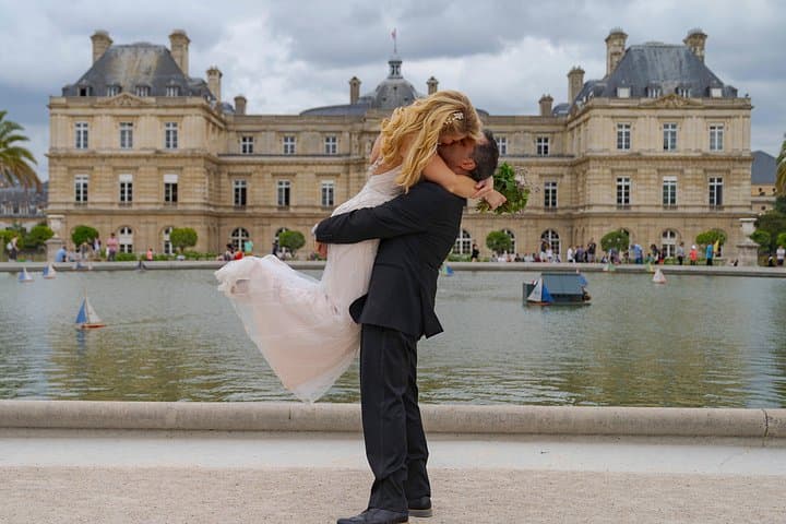 Paris Eiffel Tower Wedding Vows Renewal Ceremony with Photo Shoot — photo 17