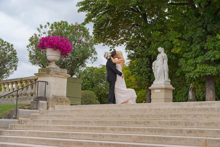 Paris Eiffel Tower Wedding Vows Renewal Ceremony with Photo Shoot — photo 18