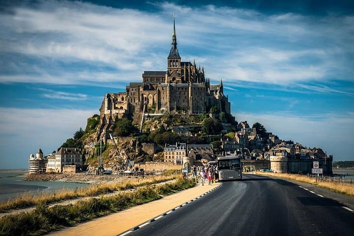 Private 12-hour round transfer to abbey of Mont Saint Michel Normandy from Paris — photo 3