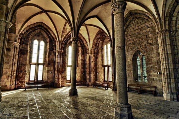 Private 12-hour round transfer to abbey of Mont Saint Michel Normandy from Paris — photo 6