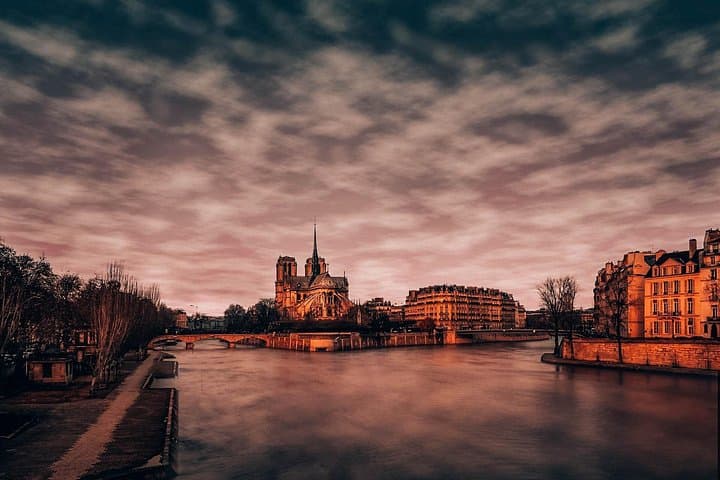 Private Paris Night Tour - with Magic City Lights and Local Vibes — photo 5