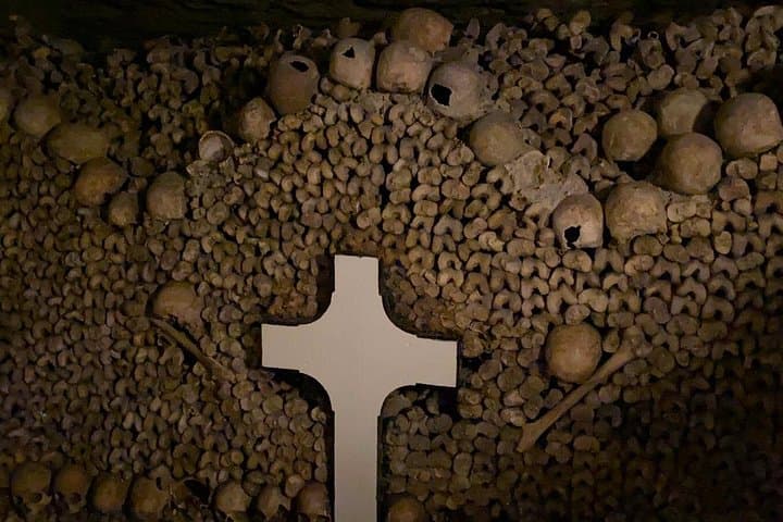 Paris Catacombs Semi-Private Max 6 People Guided Tour — photo 9