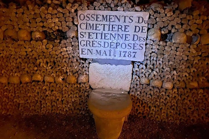 Paris Catacombs Semi-Private Max 6 People Guided Tour — photo 11