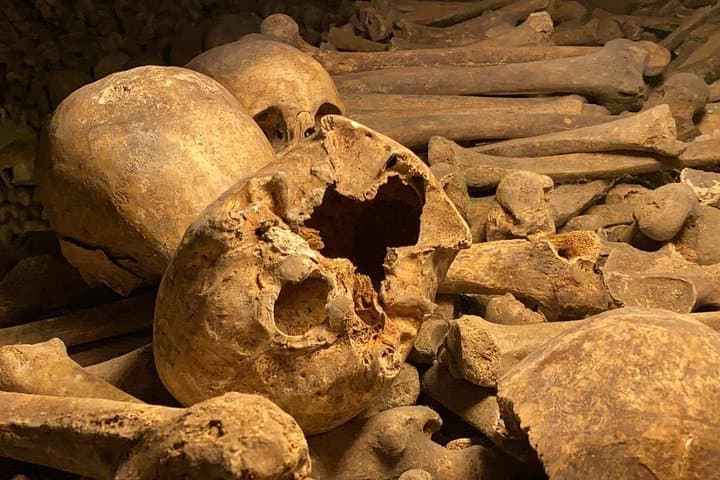 Paris Catacombs Semi-Private Max 6 People Guided Tour — photo 4