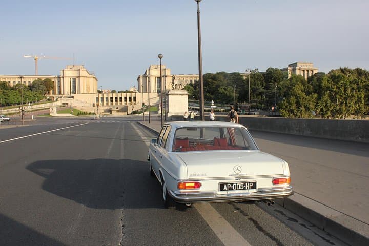 Private Paris guided Tour by classic 1970 Mercedes S Class — photo 7