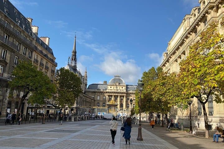 Paris Notre Dame & Île de la Cite: Max 6 People Group or Private — photo 18
