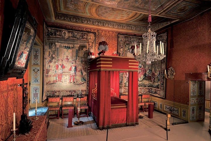Vaux-le-Vicomte Castle Day Trip with Chateaubus Shuttle — photo 3
