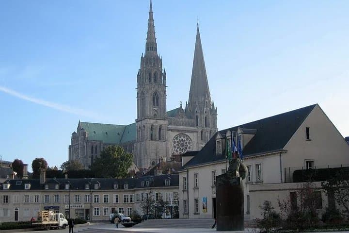 Chartres and Versailles Private Full-Day Tour — photo 2