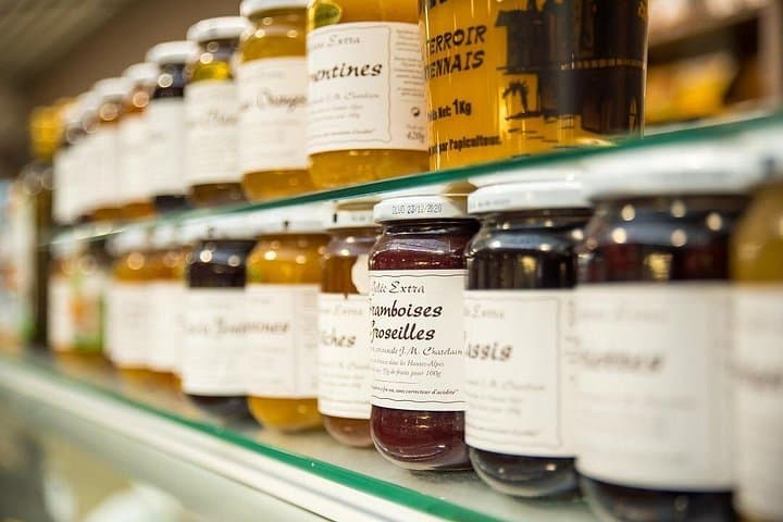 Private Saint-Germain Chocolate, Pastries & Macaron Walking Tour — photo 11