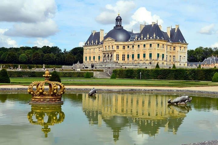 Round transfer to Fontainebleau and Vaux le Vicomte from Paris — photo 4