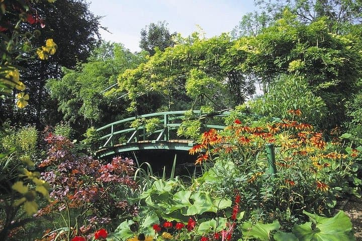 Giverny and Versailles Private Full-Day Tour — photo 3