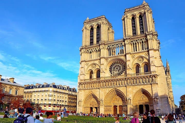 Departure Transfer: Paris to Paris Airport CDG by Business Car — photo 8