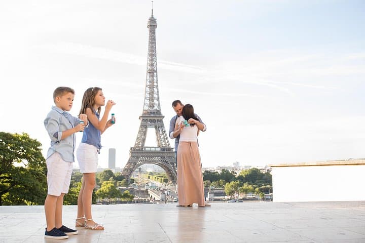 1-hour Photoshoot at the Eiffel Tower Trocadero Paris — photo 1