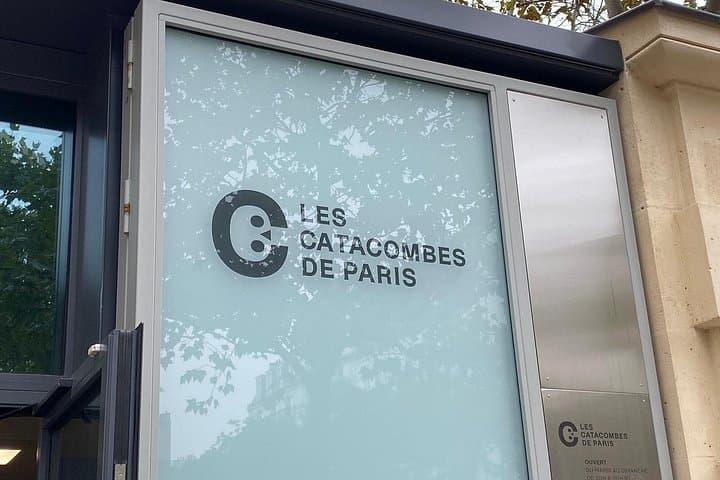 Paris Catacombs Semi-Private Max 6 People Guided Tour — photo 2