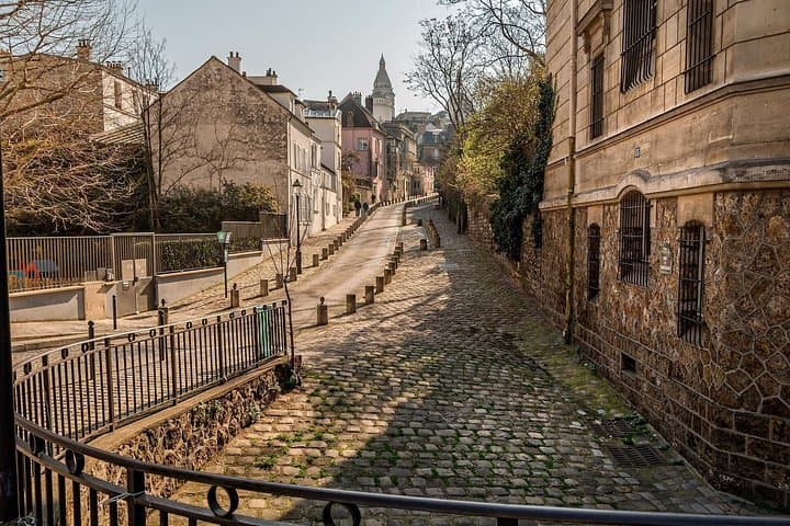 Paris Romantic Montmartre: Love Story Exploration Game and Tour — photo 6