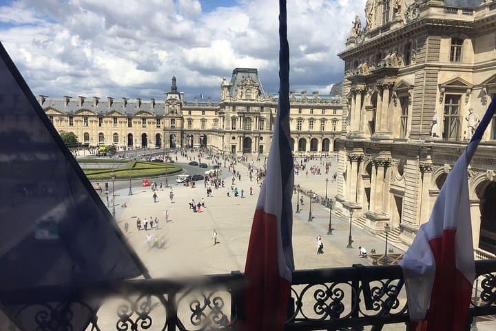 Semi-Private Louvre Highlights Tour with Mona Lisa, Max 6 People — photo 13