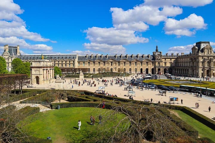 Semi-Private Louvre Highlights Tour with Mona Lisa, Max 6 People — photo 14