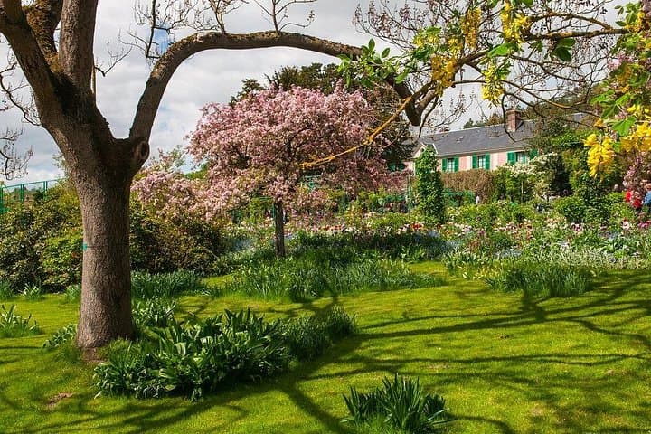Private 5-hour Tour to Monet's house in Giverny from Paris with Hotel Pick Up — photo 4