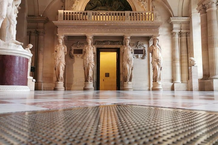Versailles Palace & Louvre Museum Private Day Tour from Paris — photo 7